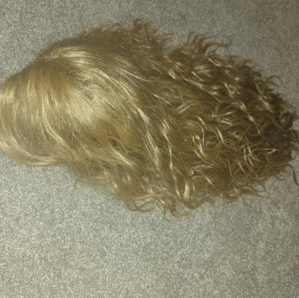 Blonde ombre wig